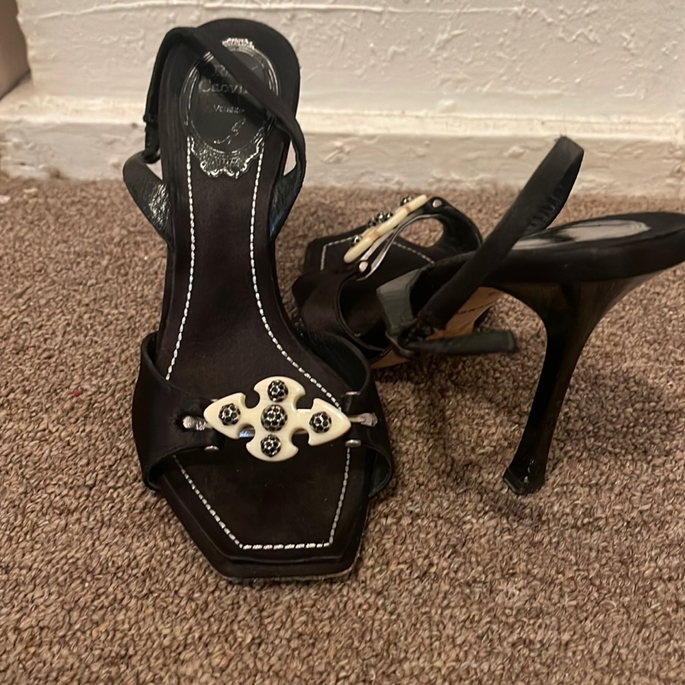 Designer Sling Back pumps